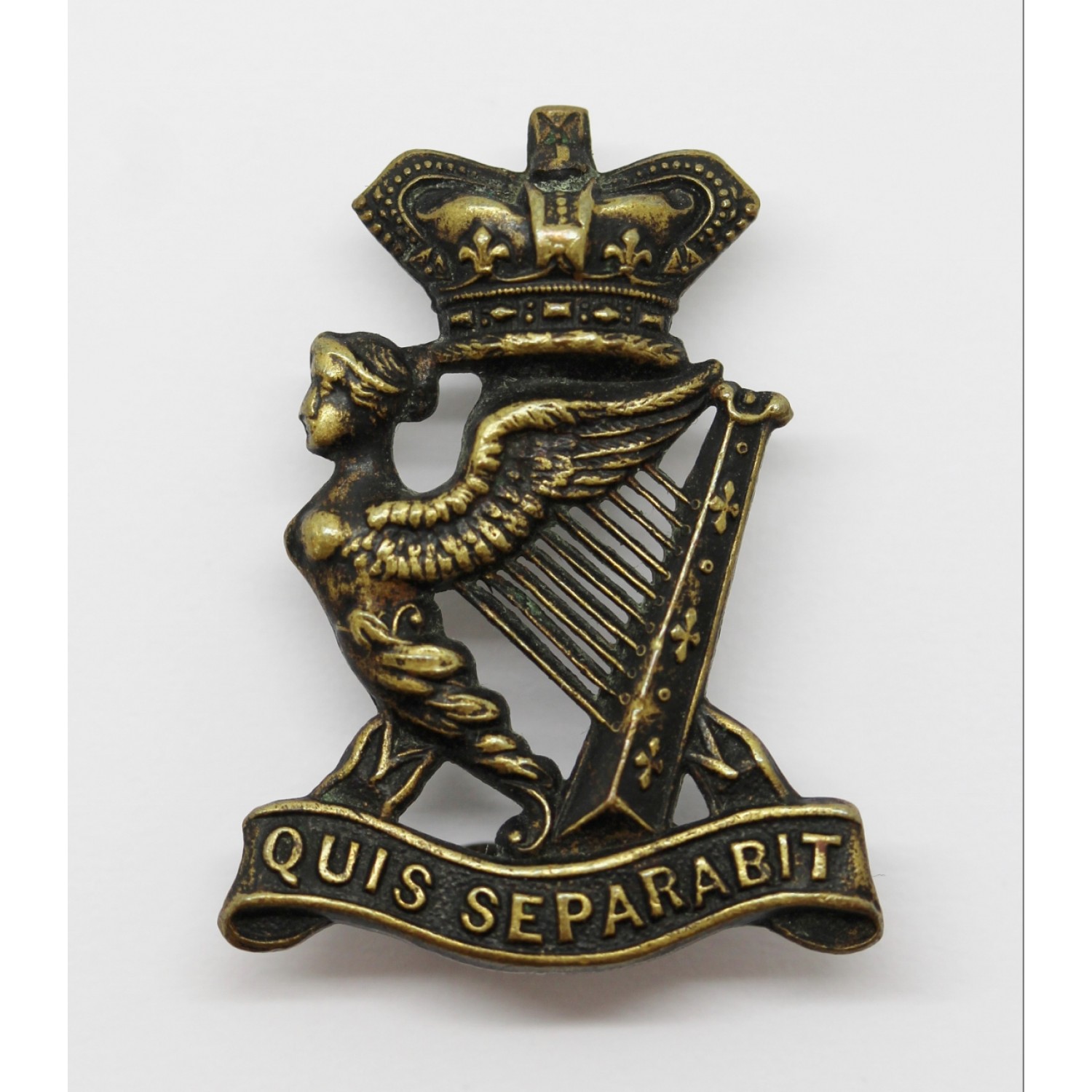 Royal irish clearance cap badge